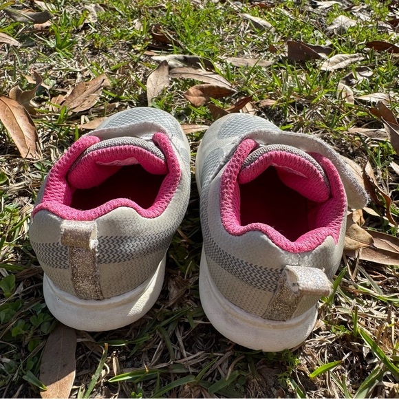 Carter’s Baby Girl Gray Strap Sneakers Size 4 - Picture 4 of 7